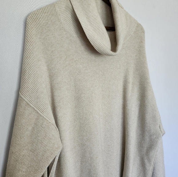 Free People Cowl Neck Sweater Size L - Picture 3 of 10